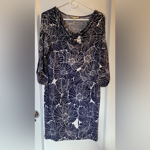 Banana Republic Dresses & Skirts - Banana Republic Poppy Floral Shift Dress - Medium